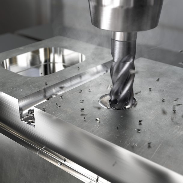 Nová univerzální řada pevných stopkových fréz